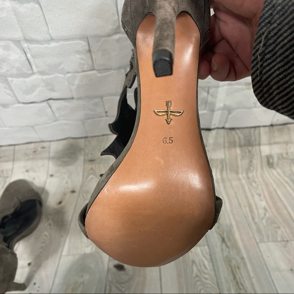 POUR LA VICTOIRE Vassy Studded Suede Heel Sandals Charcoal Grey 6.5 - Picture 10 of 16